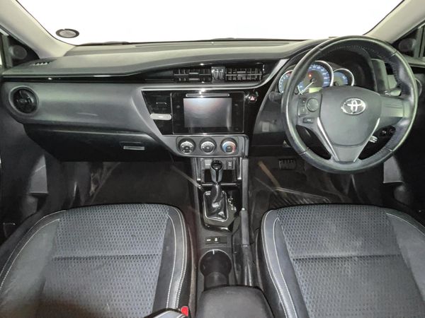 2020-Toyota-Corolla-Quest-18-Prestige-Auto image:1