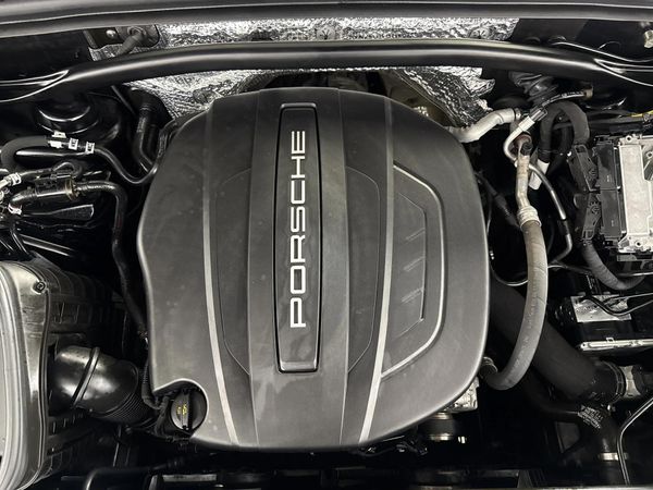 2019-Porsche-Macan-Auto image:12