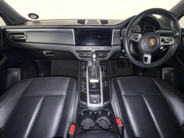 2019-Porsche-Macan-Auto image:1