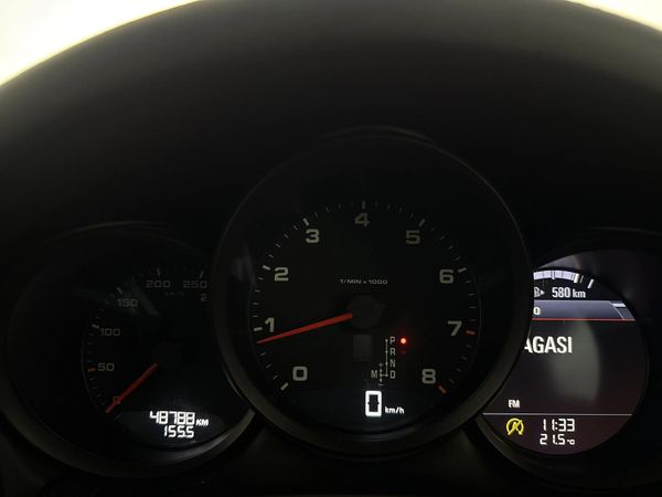 2019-Porsche-Macan-Auto image:2