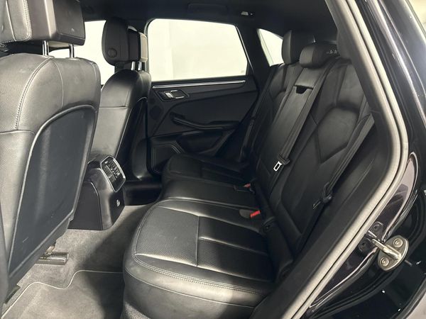 2019-Porsche-Macan-Auto image:3
