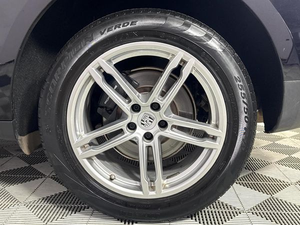 2019-Porsche-Macan-Auto image:6