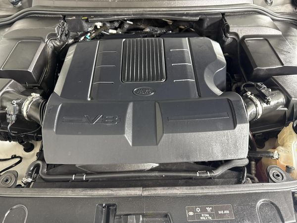 2015-Land-Rover-Discovery-4-50-V8-HSE image:10
