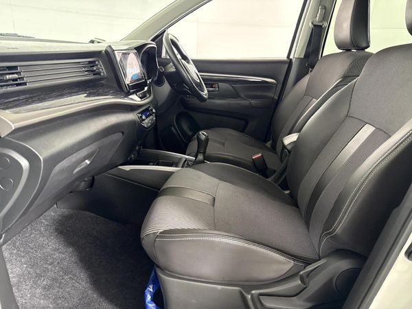 2025-Suzuki-XL6-15-GL image:8