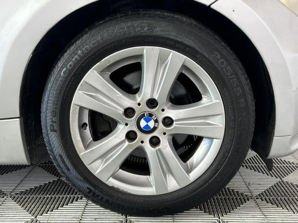 2007-BMW-1-Series-120i-5-dr-Exclusive image:4