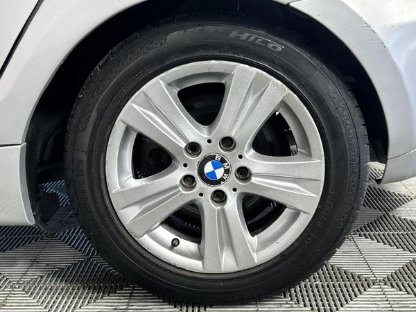 2007-BMW-1-Series-120i-5-dr-Exclusive image:5