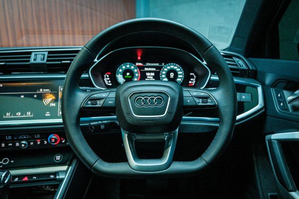2025-Audi-Q3-Sportback-20-TFSI-quattro-Auto-S-Line-40-TFSI image:10