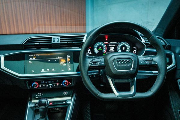 2025-Audi-Q3-Sportback-20-TFSI-quattro-Auto-S-Line-40-TFSI image:11