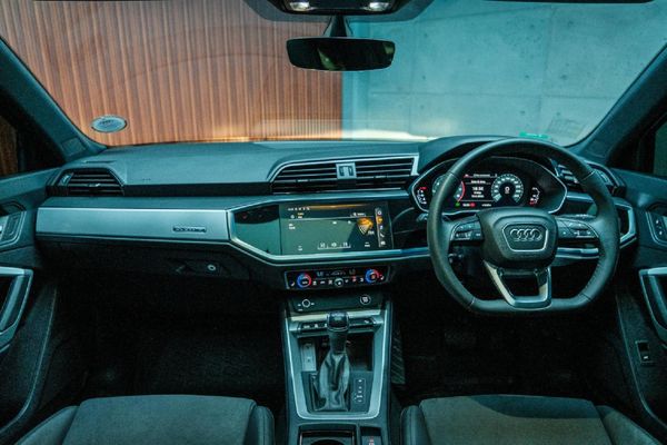 2025-Audi-Q3-Sportback-20-TFSI-quattro-Auto-S-Line-40-TFSI image:12