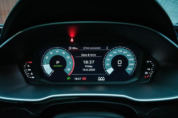 2025-Audi-Q3-Sportback-20-TFSI-quattro-Auto-S-Line-40-TFSI image:13