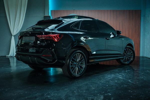 2025-Audi-Q3-Sportback-20-TFSI-quattro-Auto-S-Line-40-TFSI image:4