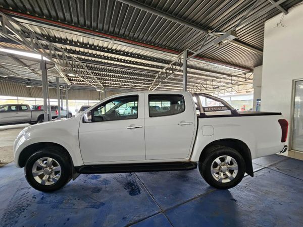 2016-Isuzu-KB-300-D-Teq-LX-Double-Cab image:3