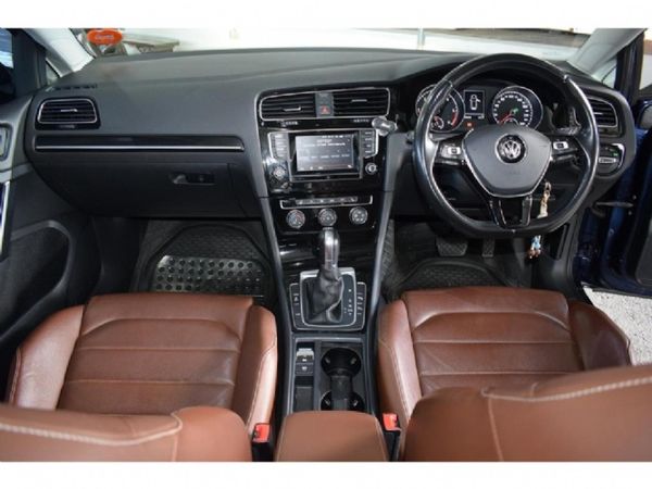 2015-Volkswagen-Golf-VII-20-TDI-Highline-Auto image:9