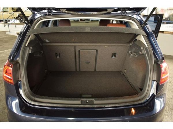 2015-Volkswagen-Golf-VII-20-TDI-Highline-Auto image:15