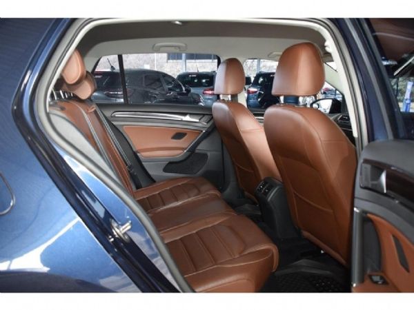 2015-Volkswagen-Golf-VII-20-TDI-Highline-Auto image:8