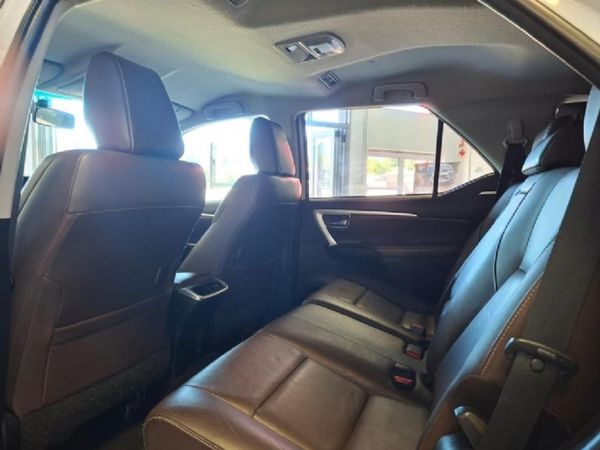 2017-Toyota-Fortuner-28-GD-6-Raised-Body-Auto image:12