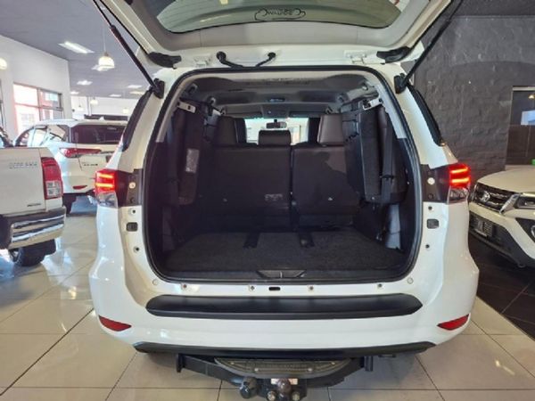 2017-Toyota-Fortuner-28-GD-6-Raised-Body-Auto image:5