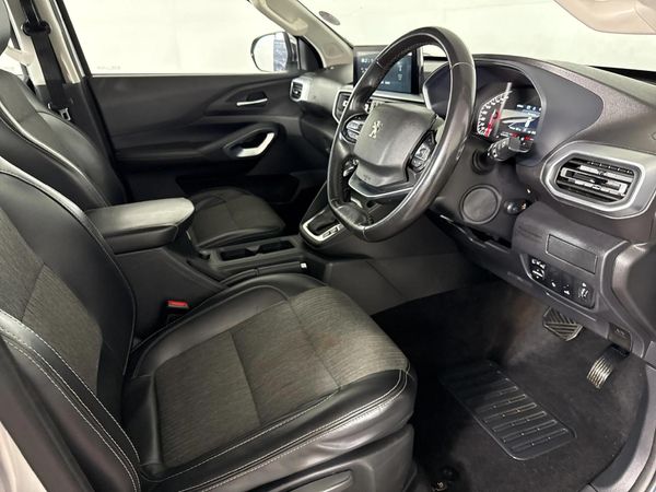 2022-Peugeot-Landtrek-19D-Allure-Double-Cab-Auto image:9