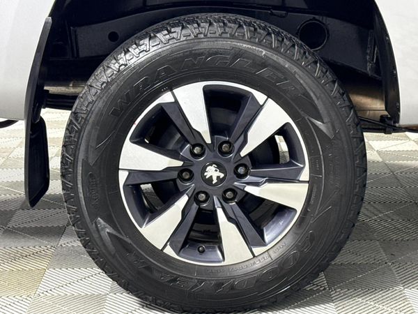 2022-Peugeot-Landtrek-19D-Allure-Double-Cab-Auto image:7