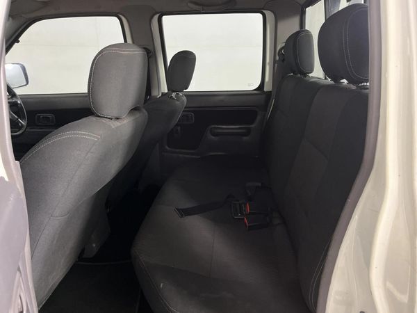 2019-Nissan-NP300-25-TDi-Hi-Rider-Double-Cab image:3