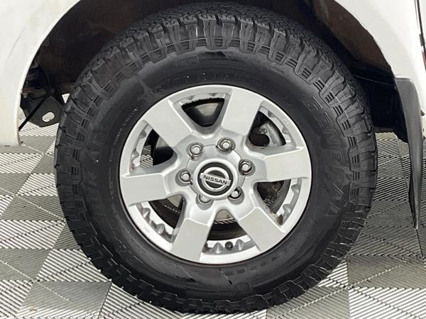 2019-Nissan-NP300-25-TDi-Hi-Rider-Double-Cab image:4