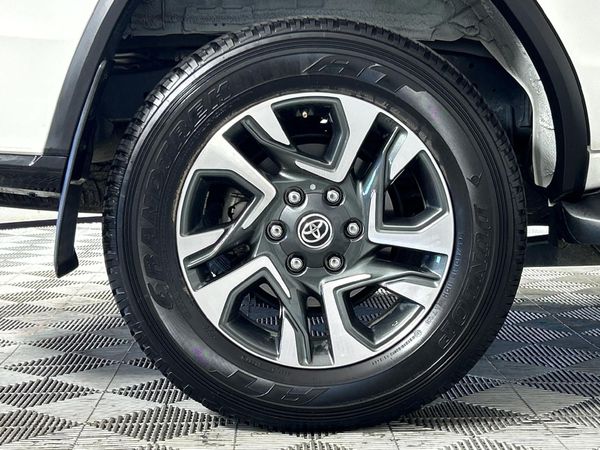 2024-Toyota-Fortuner-28-GD-6-VX-Auto image:7