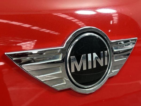2015-MINI-Countryman-Cooper image:11
