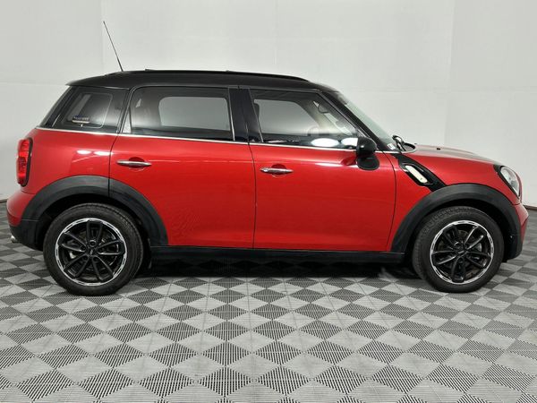 2015-MINI-Countryman-Cooper image:17