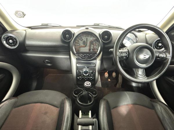 2015-MINI-Countryman-Cooper image:1