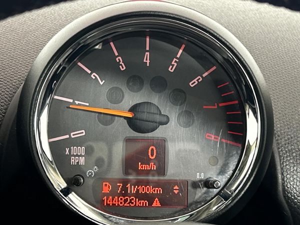 2015-MINI-Countryman-Cooper image:2