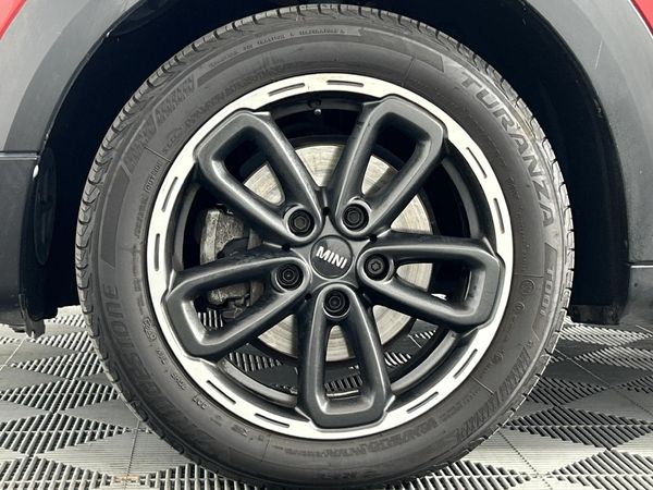 2015-MINI-Countryman-Cooper image:4