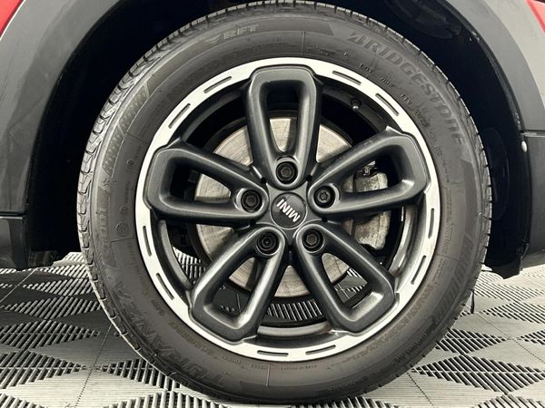 2015-MINI-Countryman-Cooper image:5