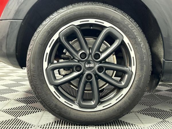 2015-MINI-Countryman-Cooper image:7
