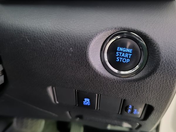 2018-Toyota-Yaris-15-XS-Auto-5-dr image:11