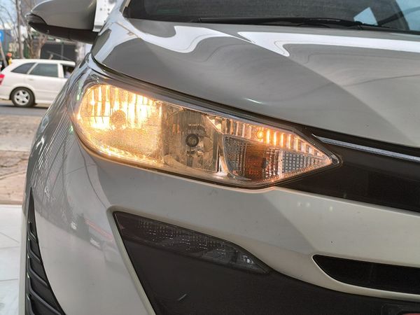 2018-Toyota-Yaris-15-XS-Auto-5-dr image:15