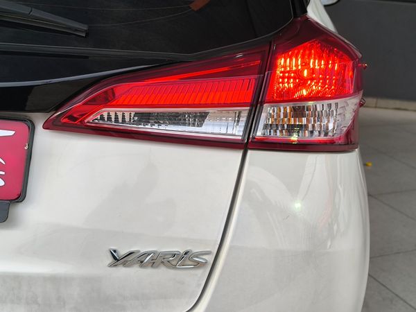 2018-Toyota-Yaris-15-XS-Auto-5-dr image:16