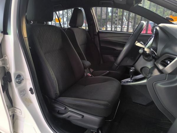 2018-Toyota-Yaris-15-XS-Auto-5-dr image:8