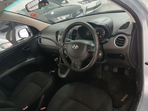 2012-Hyundai-i10-125-GLS-Fluid image:11