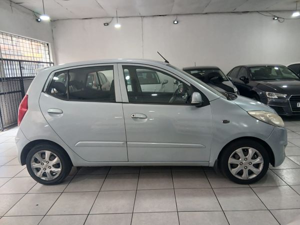 2012-Hyundai-i10-125-GLS-Fluid image:3