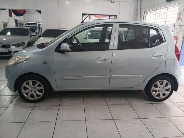 2012-Hyundai-i10-125-GLS-Fluid image:4
