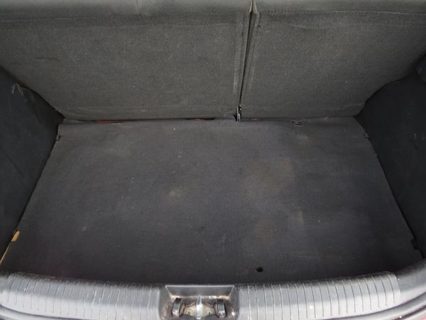 2012-Hyundai-i20-14-Auto image:9