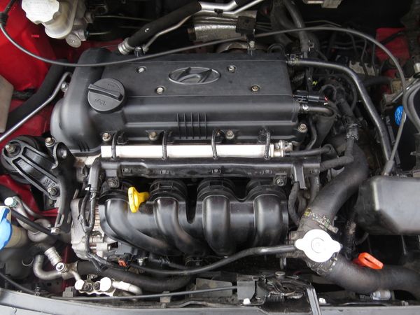 2012-Hyundai-i20-14-Auto image:17