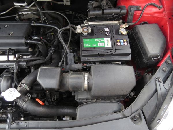 2012-Hyundai-i20-14-Auto image:18