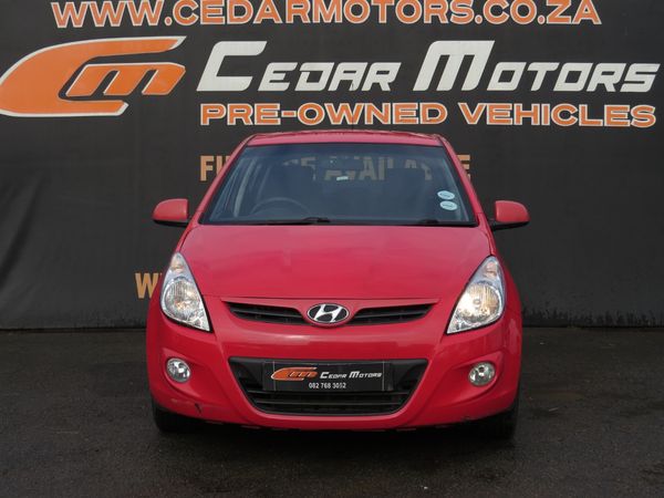 2012-Hyundai-i20-14-Auto image:1