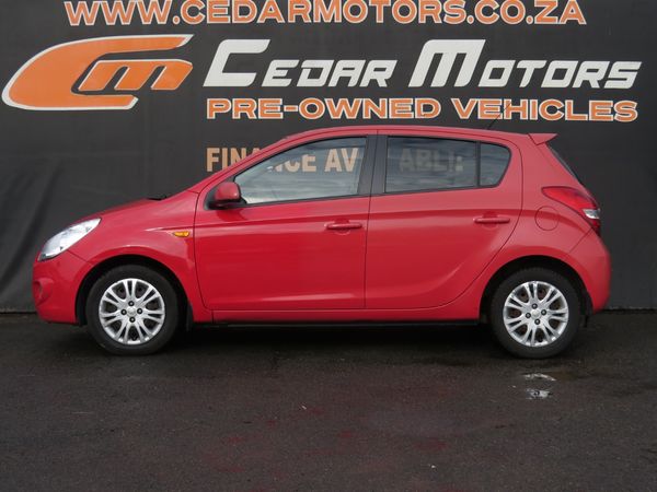 2012-Hyundai-i20-14-Auto image:4