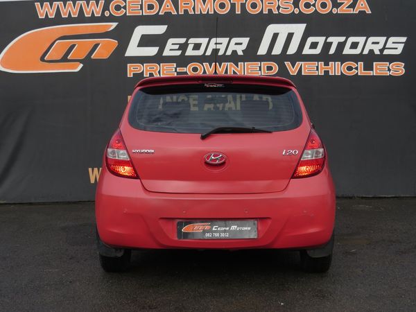 2012-Hyundai-i20-14-Auto image:6