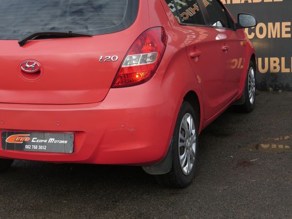 2012-Hyundai-i20-14-Auto image:7