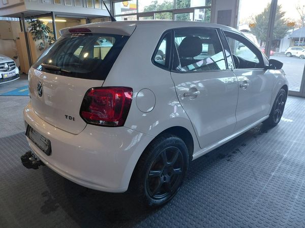 2014-Volkswagen-Polo-16-TDI-Comfortline-5-dr image:1