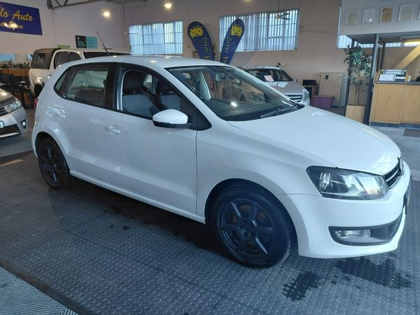 2014-Volkswagen-Polo-16-TDI-Comfortline-5-dr image:3