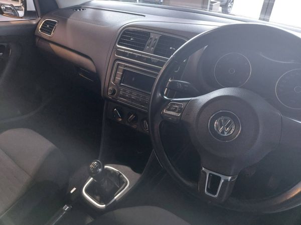 2014-Volkswagen-Polo-16-TDI-Comfortline-5-dr image:7
